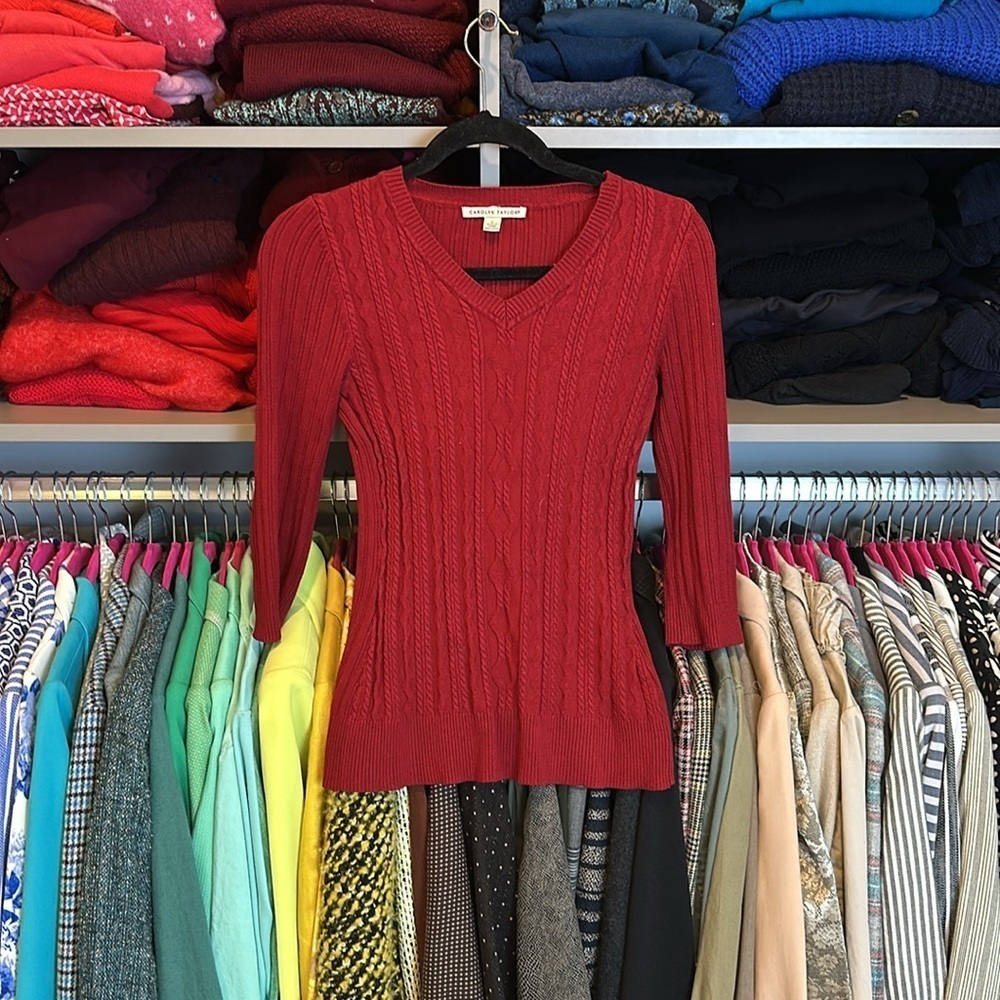 Carolyn Taylor maroon 3/4 sleeve v neck cable knit sweater size S